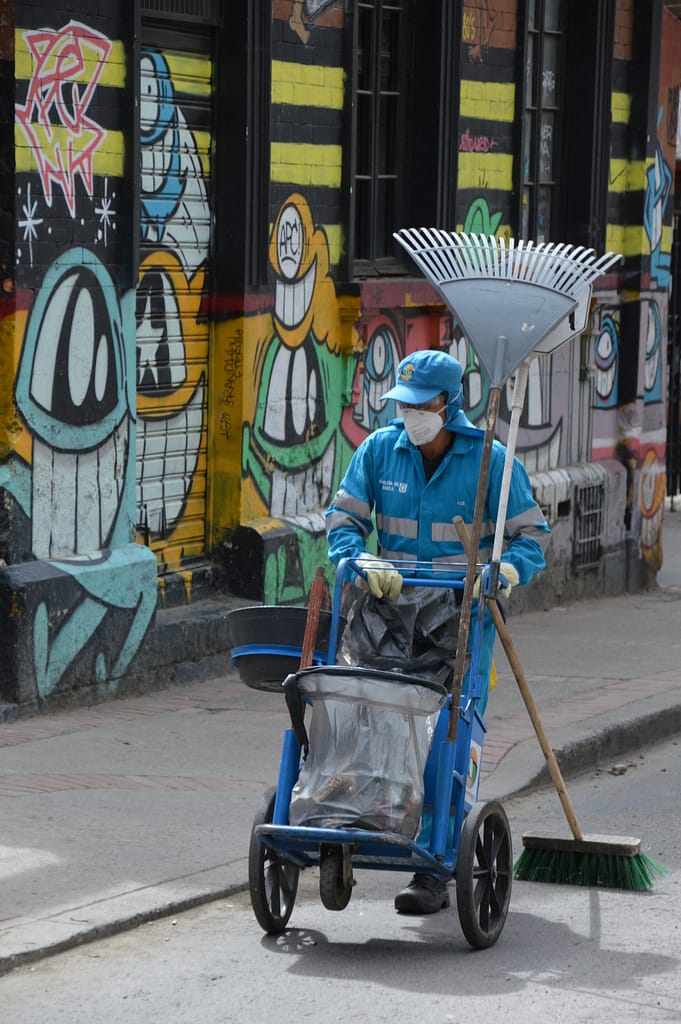 Pez - Graffiti tour in Bogota